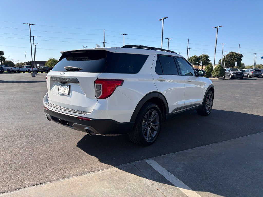 Used 2022 Ford Explorer XLT w/ Equipment Group 202A RWD image 5