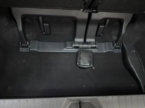 Used 2024 Toyota Sienna XLE image 23