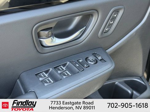 Used 2025 Honda Pilot Touring image 21