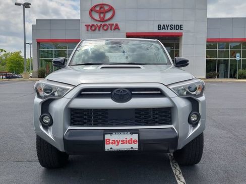 Certified 2021 Toyota 4Runner Venture w/ Moonroof Package AWD/4WD image 6