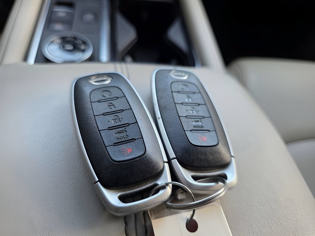 Used 2024 Nissan Pathfinder SL AWD/4WD image 28
