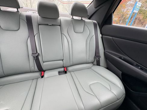 Used 2025 Hyundai Elantra Limited image 36