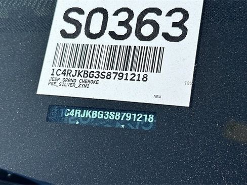 New 2025 Jeep Grand Cherokee L Limited w/ MOPAR Finishing Package image 28