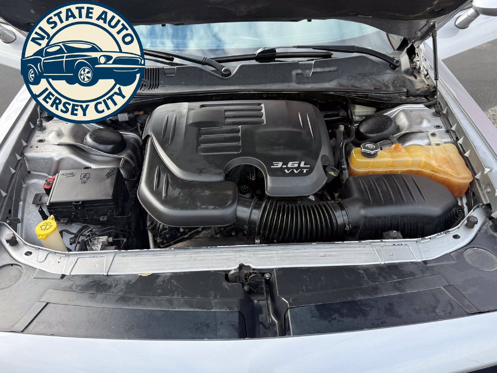 Used 2015 Dodge Challenger SXT Plus RWD image 40