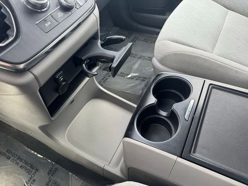Used 2019 Toyota Sienna LE AWD/4WD image 22