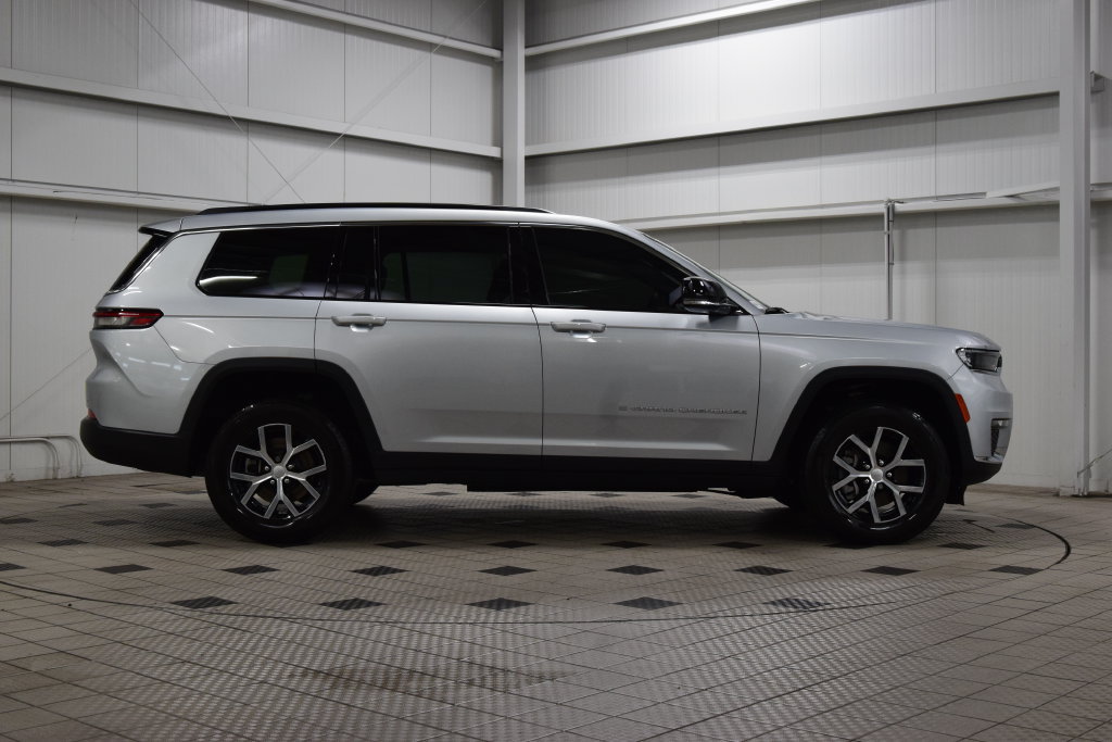Used 2025 Jeep Grand Cherokee L Limited AWD/4WD image 9