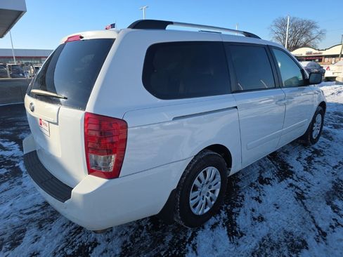 Used 2014 Kia Sedona LX image 5