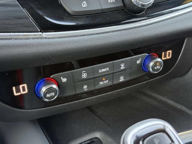 Used 2020 Buick Enclave Essence FWD image 28