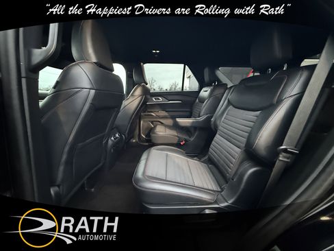 Used 2025 Ford Explorer ST-Line image 18