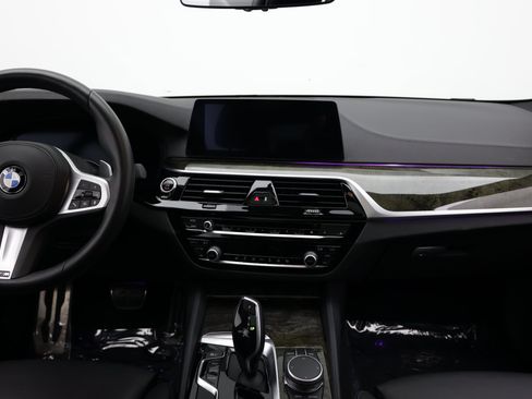 Used 2020 BMW 530i w/ M Sport Package RWD image 35