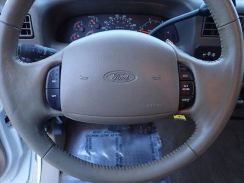 Used 2001 Ford F250 Lariat image 12