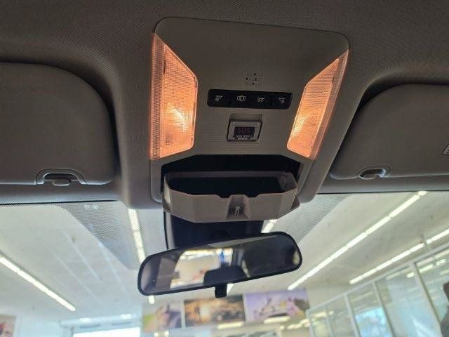 Used 2019 Toyota RAV4 LE w/ Carpet Mat Package FWD image 25