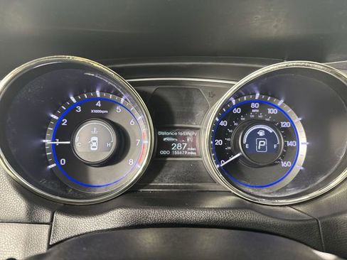 Used 2011 Hyundai Sonata GLS FWD image 14