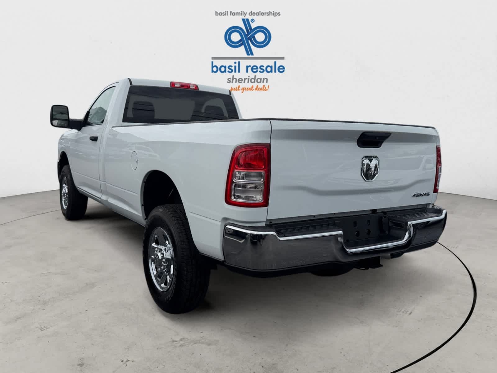 Used 2024 RAM 2500 Tradesman w/ Chrome Appearance Group AWD/4WD image 5