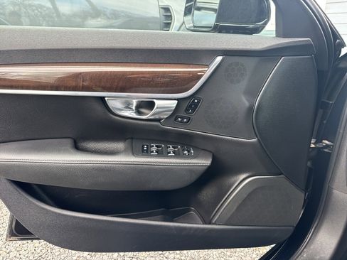Used 2018 Volvo S90 T5 Momentum w/ Convenience Package image 16