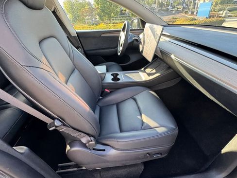 Used 2024 Tesla Model Y 2WD image 12