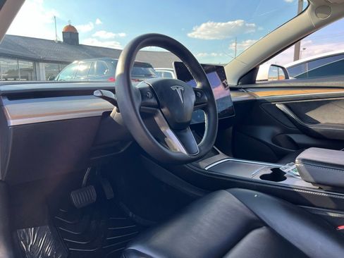Used 2021 Tesla Model 3 Standard Range Plus image 24