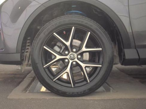 Used 2016 Toyota RAV4 SE FWD image 6
