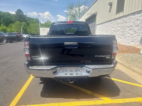 Used 2015 Toyota Tacoma PreRunner w/ TRD Off-Road Package RWD image 11