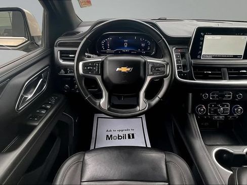 Used 2024 Chevrolet Suburban LT RWD image 8