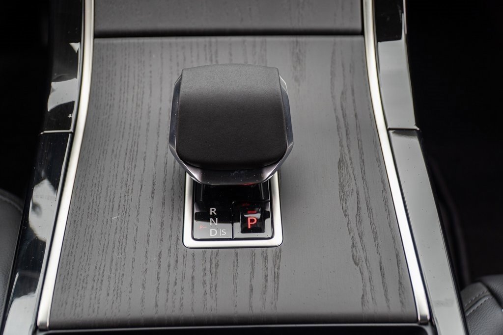 Used 2026 Land Rover Range Rover Velar S AWD/4WD image 18