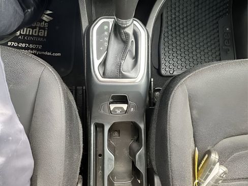 Used 2020 Jeep Renegade Latitude w/ Cold Weather Group image 25