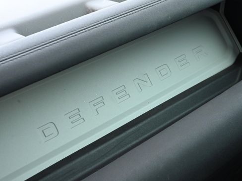 Used 2022 Land Rover Defender 110 X-Dynamic SE image 33