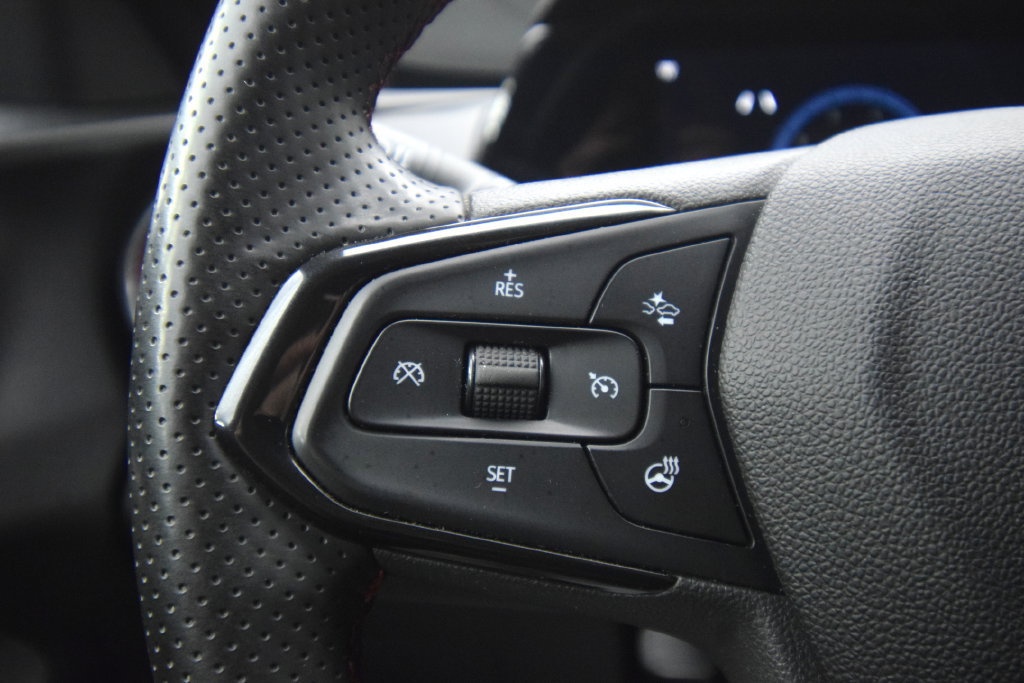 Used 2024 Chevrolet Trax RS w/ Driver Confidence Package FWD image 29