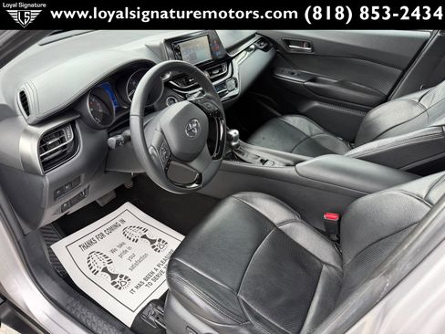 Used 2018 Toyota C-HR XLE FWD image 15