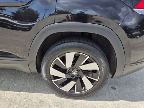 Used 2025 Volkswagen Atlas Cross Sport SE FWD image 25