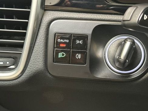 Used 2019 Porsche Cayenne image 33