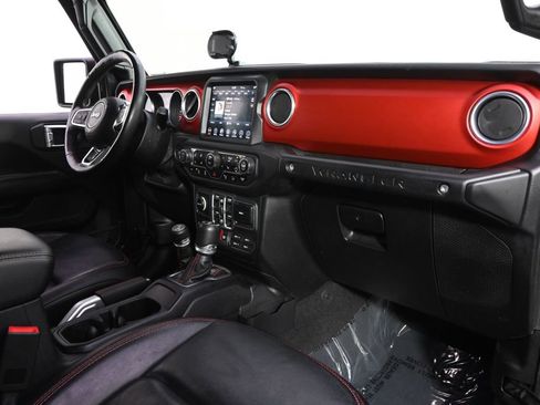 Used 2018 Jeep Wrangler Unlimited Rubicon AWD/4WD image 15