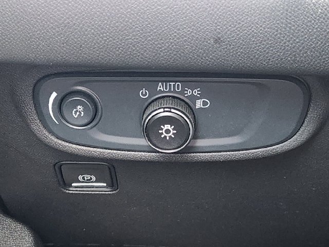 Used 2024 GMC Terrain SLE AWD/4WD image 20