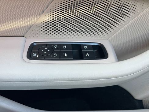 Used 2023 Porsche Taycan RWD image 28