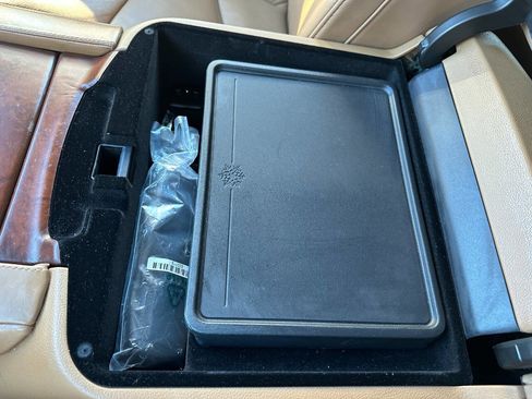 Used 2017 Cadillac Escalade ESV Platinum image 65