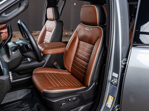 Used 2025 GMC Sierra 2500 Denali Ultimate image 29