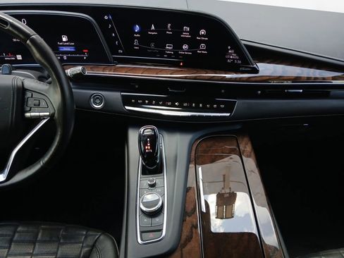Used 2023 Cadillac Escalade Sport Platinum AWD/4WD image 3
