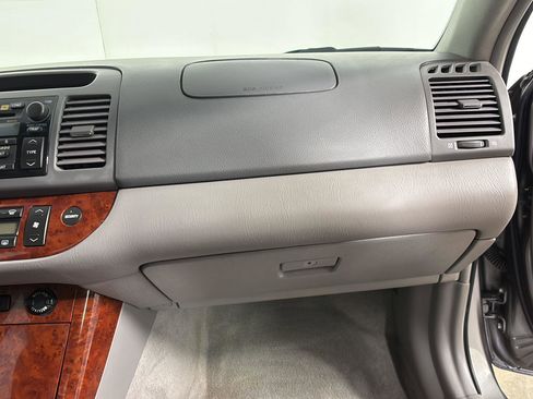 Used 2006 Toyota Camry XLE FWD image 23