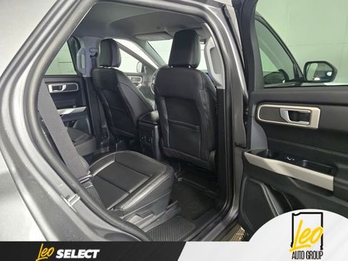 Used 2023 Ford Explorer XLT w/ Equipment Group 202A AWD/4WD image 17
