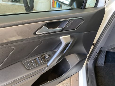 Used 2023 Volkswagen Tiguan SE FWD image 20