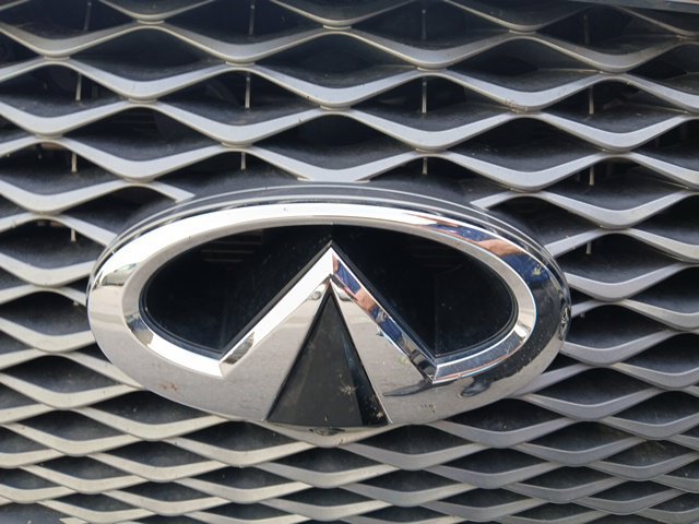 Used 2019 INFINITI QX80 Luxe w/ Proactive Package AWD/4WD image 2