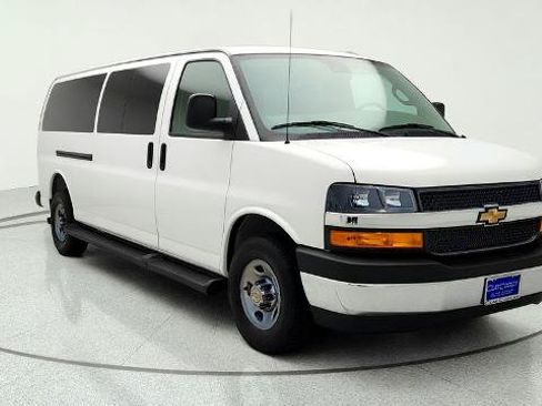 Used 2025 Chevrolet Express 3500 LT w/ LT Preferred Equipment Group RWD image 1