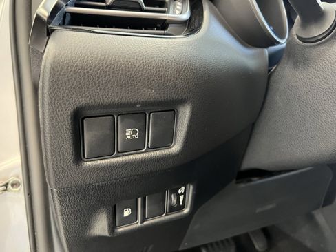 Used 2018 Toyota C-HR XLE image 20