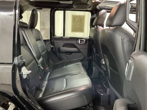 Used 2023 Jeep Wrangler Unlimited Sahara w/ Cold Weather Group AWD/4WD image 26