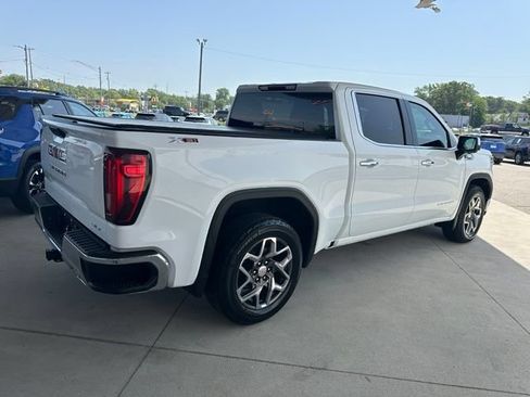 Used 2023 GMC Sierra 1500 SLT w/ X31 Off-Road Package AWD/4WD image 6