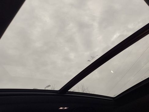 Certified 2024 Lincoln Nautilus Reserve w/ Equipment Group 202A image 18