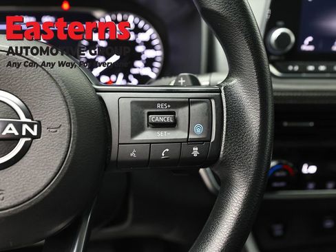 Used 2024 Nissan Rogue SV AWD/4WD image 15
