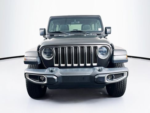 Used 2019 Jeep Wrangler Unlimited Sahara AWD/4WD image 2