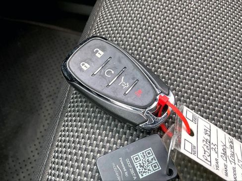 Used 2023 Chevrolet Traverse LT image 13