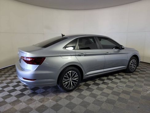 Used 2020 Volkswagen Jetta SE w/ SE Cold Weather Package FWD image 2